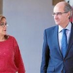 La presidenta de la Diputación de Zamora, Mayte Martín, junto al de la de Salamanca, Javier Iglesias