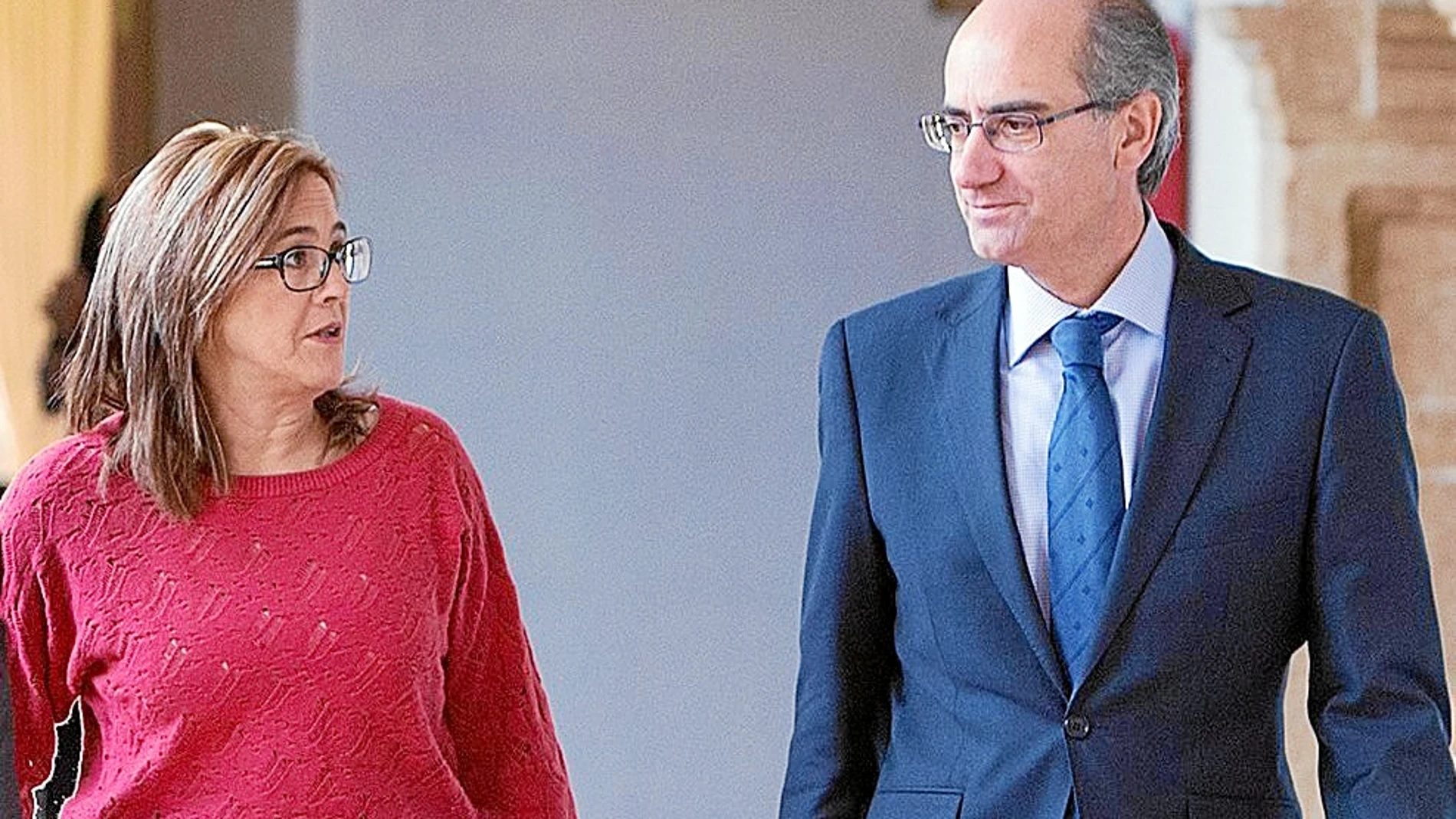 La presidenta de la Diputación de Zamora, Mayte Martín, junto al de la de Salamanca, Javier Iglesias