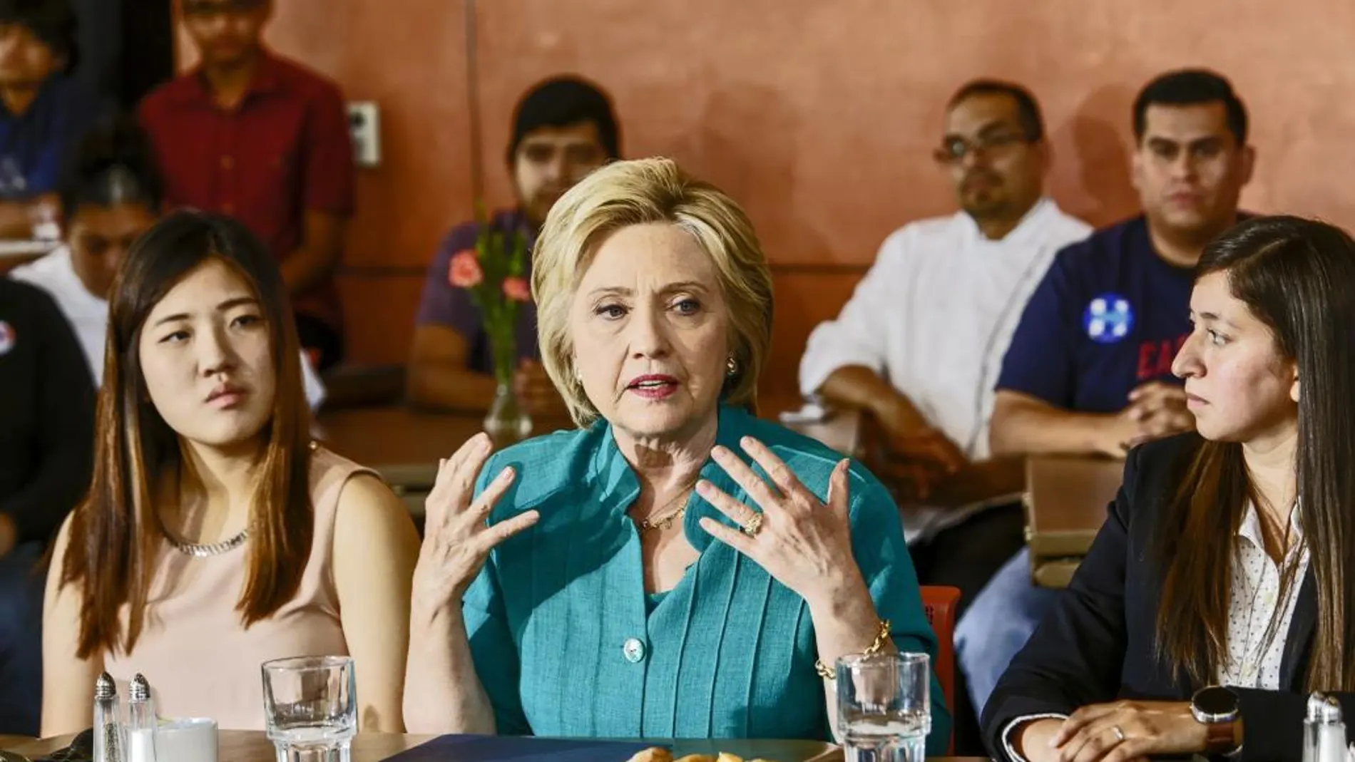 Hillary Clinton durante una conferencia en Los Ángeles