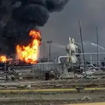  Se elevan a 13 los muertos en la explosión de una sede de Pemex en México