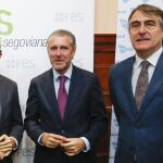 El director general del Instituto para la Competitividad, José María Ribot, junto a los dirigentes de la Federación Empresarial Segoviana e Iberaval, Andrés Ortega y Pedro Pisonero, respectivamente