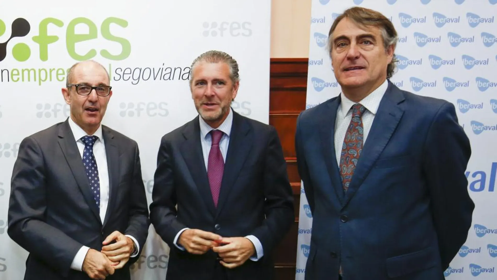 El director general del Instituto para la Competitividad, José María Ribot, junto a los dirigentes de la Federación Empresarial Segoviana e Iberaval, Andrés Ortega y Pedro Pisonero, respectivamente