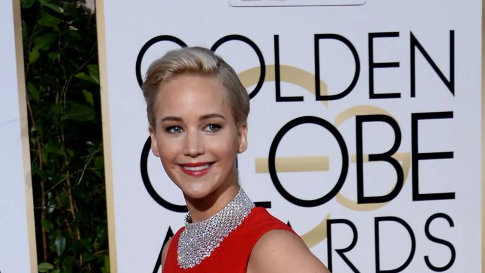 Jennifer Lawrence sabe como deslumbrar sobre la alfombra roja.