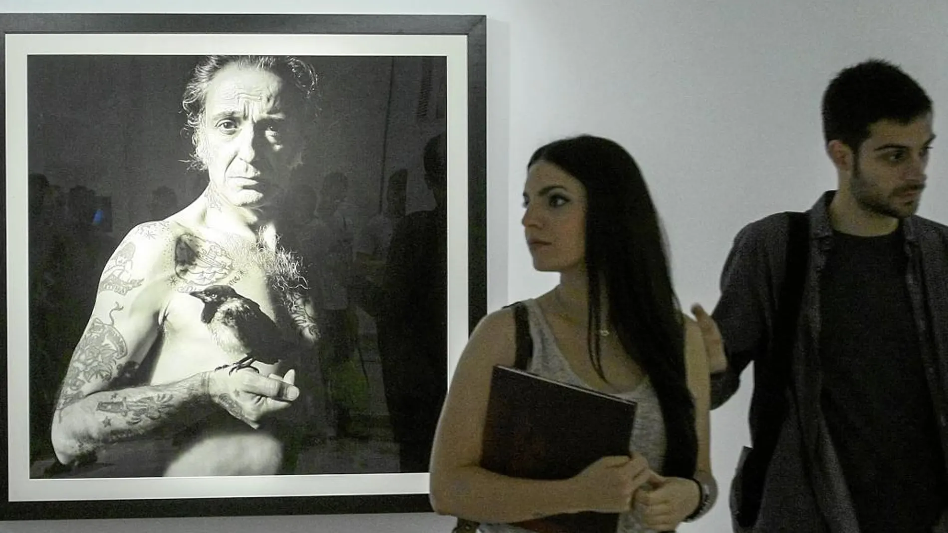 García-Alix, en uno de lo retratos de la muestra, que se puede contemplar en la Sala Murillo de la Fundación Cajasol