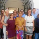 La consejera de Educación, Adelaida de la Calle, durante una visita ayer a varios colegios de Osuna (Sevilla)