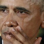El presidente estadounidense, Barack Obama, ha llorado al recordar a las víctimas de las armas de fuego