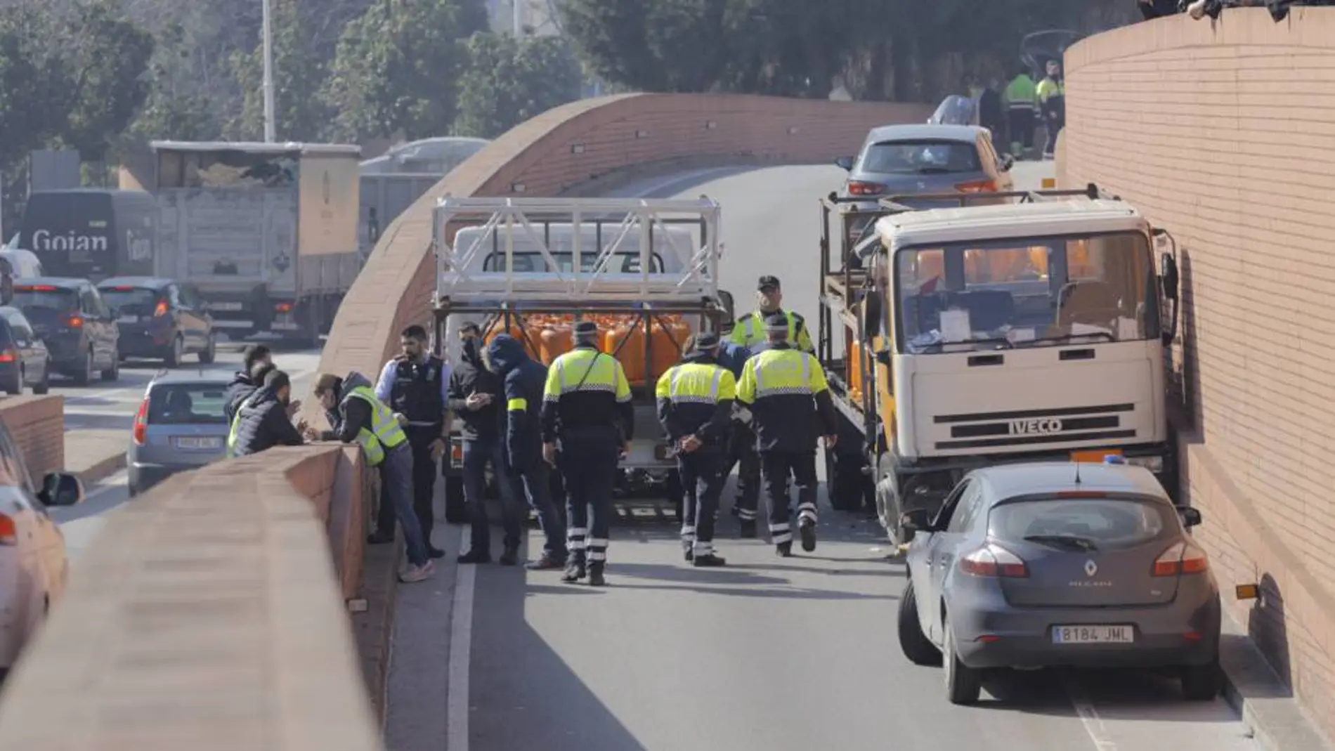 El hombre robó un camión de butano y sembró el pánico en Barcelona hasta que pudo ser frenado a tiros.