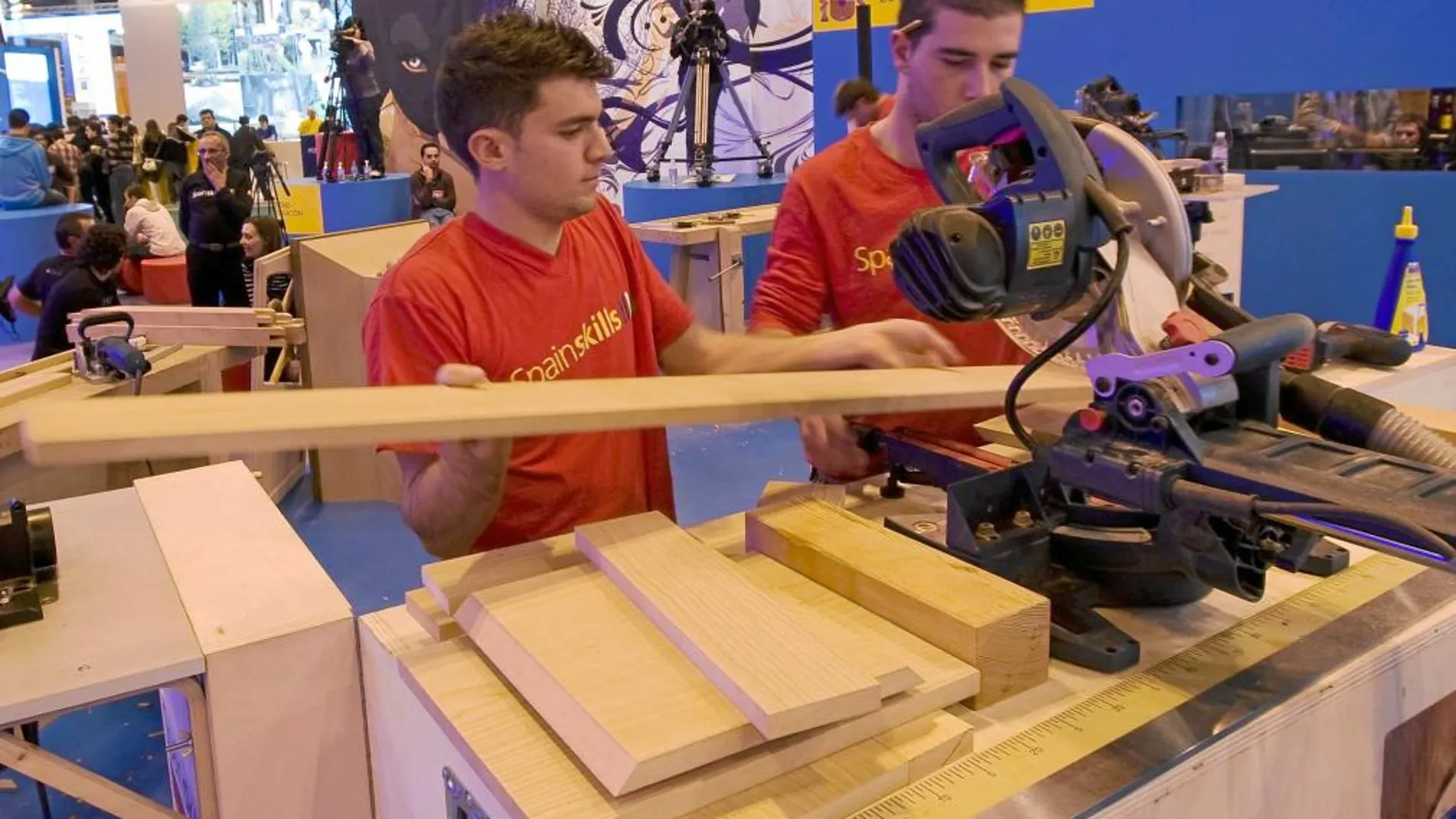 Cada año, Ifema celebra la Feria del Empleo de FP a la que asisten miles de jóvenes interesados en aprender un oficio