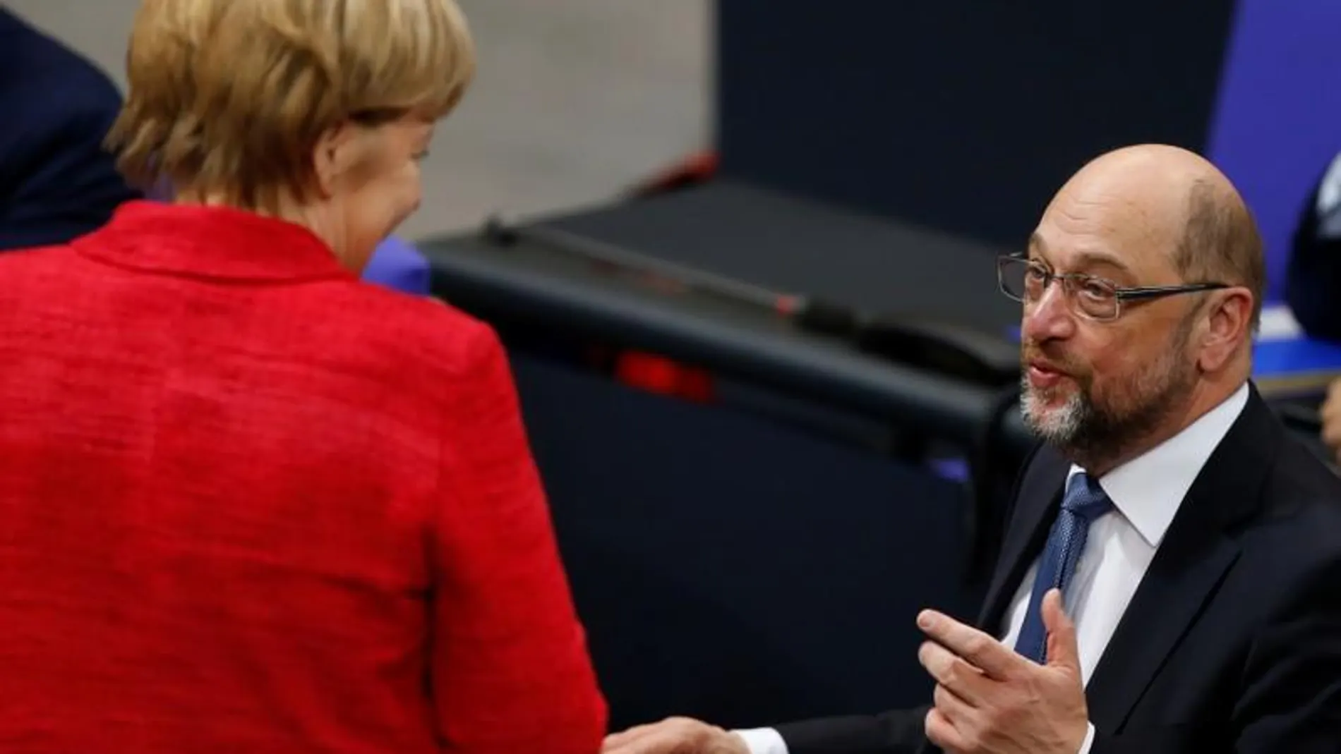 La canciller Angela Merkel y el líder de SPD, Martin Schulz, tras una reunión