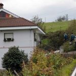 En la imagen la vivienda en la que ocurrió el homicidio /Efe