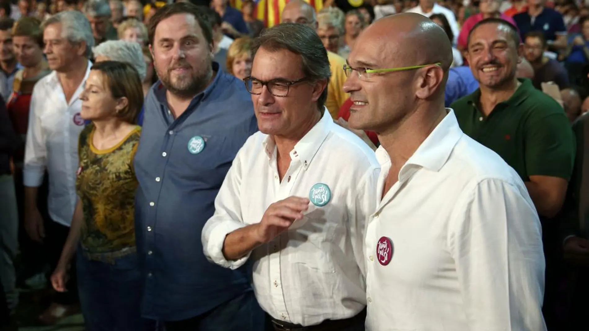 Oriol Junqueras, Artur Mas y Raül Roveva al inicio de acto central de campaña de "Junts pel Sí".