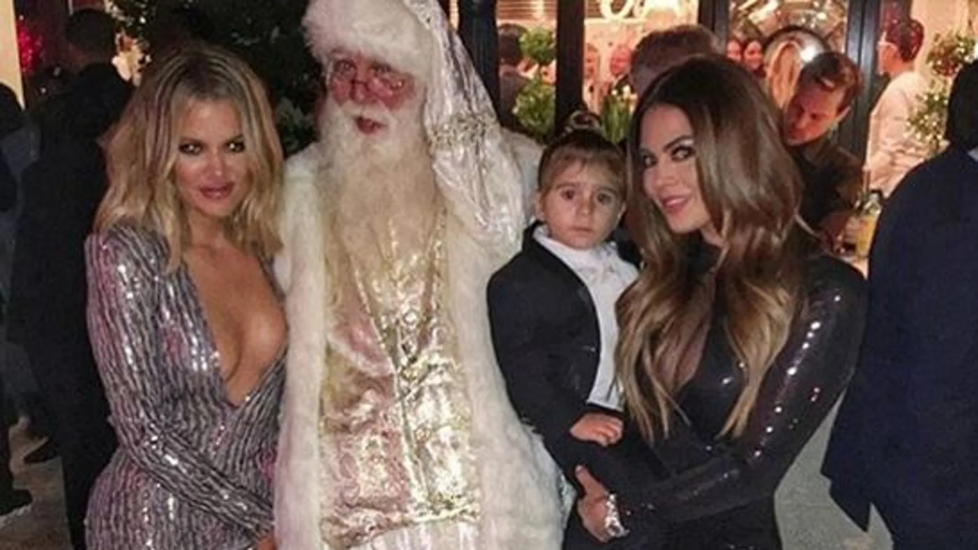 La familia Kardashian contó con un invitado muy especial, Papá Noel