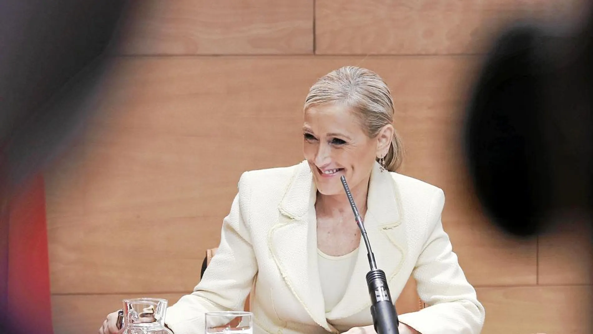 Cifuentes presentó ayer el borrador del anteproyecto de ley de Telemadrid que viajará ahora a la Asamblea