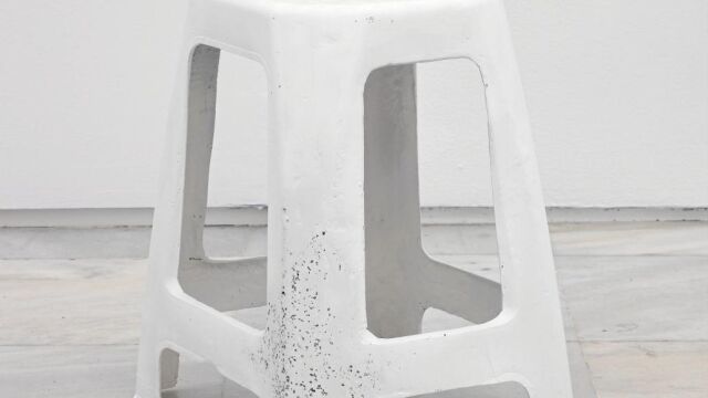 «Manzana de ceniza del 11-S...», una de las obras de la exposición