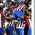 Los jugadores del Atlético de Madrid celebran el gol marcado por su compañero Antoine Griezmann