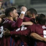 Los jugadores del Eibar celebran uno de los goles frente al Málaga CF, durante el encuentro