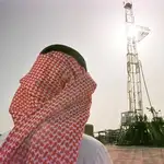  Arabia Saudí rebaja el precio de su petróleo a Europa para expulsar a Irán del mercado
