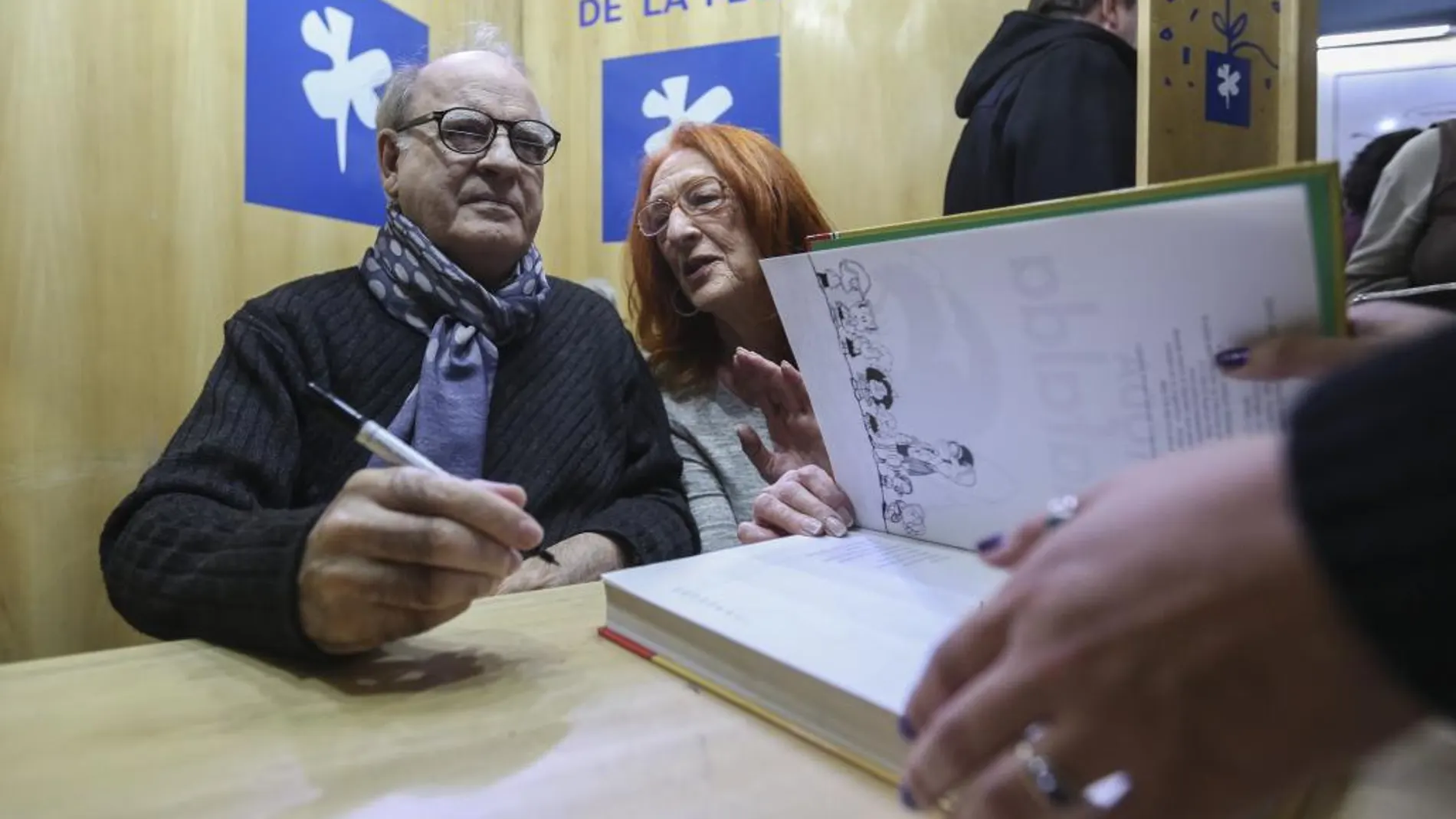 "Quino"firma autógrafos en la Feria del Libro de Buenos Aires