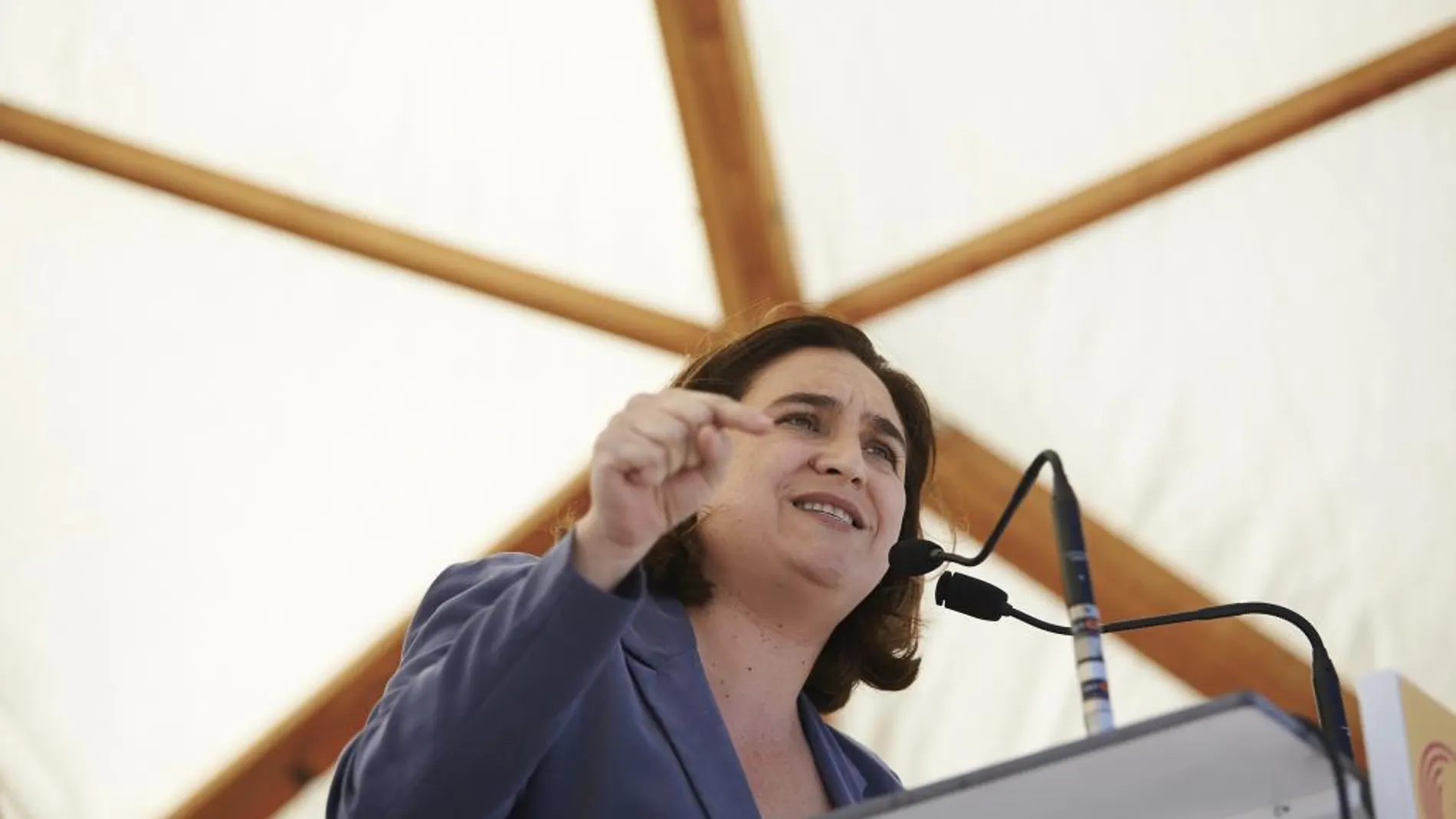 La alcaldesa de Barcelona Ada Colau durante su intervención en el acto de Catalunya en Comú, con motivo de la Diada del 11 de septiembre