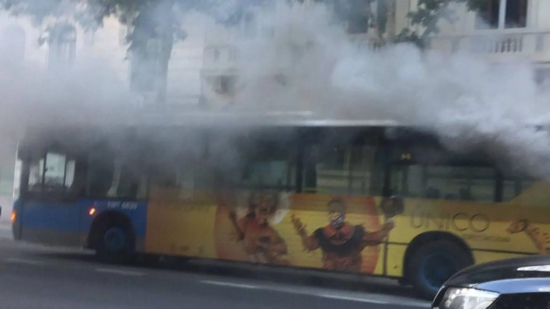 El autobús incendiado esta mañana