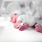 En España nacen cada año 30.000 bebés prematuros, cada vez más porque aumenta la edad de la madre y mejora la ciencia y tecnología