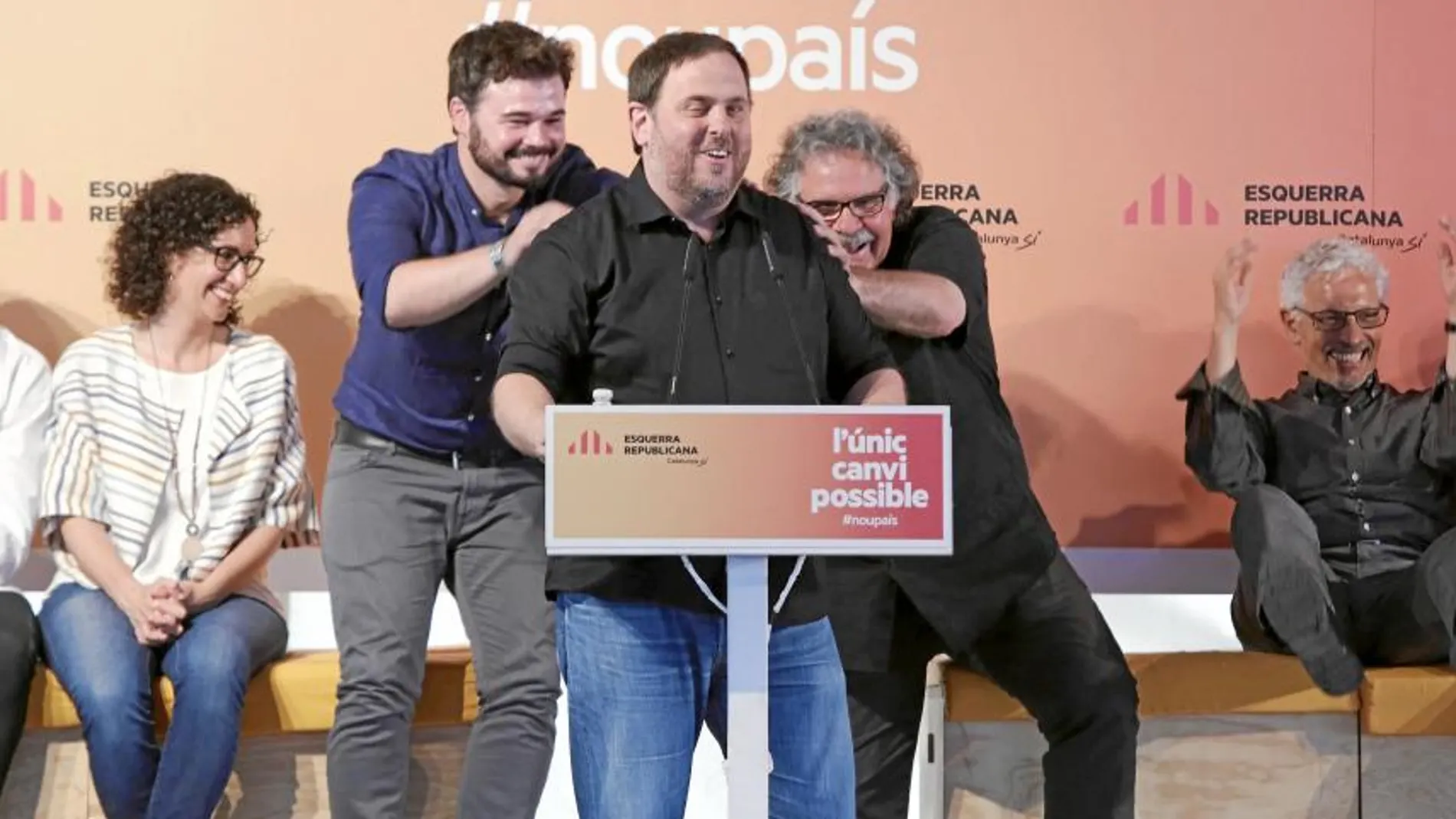 ERC llevó ayer su campaña a Sabadell, el municipio de mayor población con un alcalde republicano