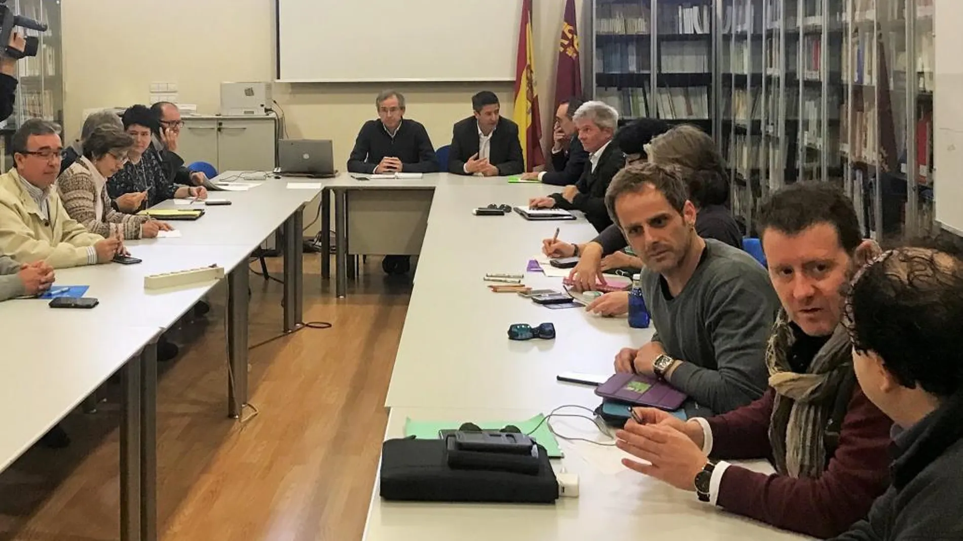 Los miembros de la Mesa Sectorial se reunieron ayer con los representantes sindicales de Educación