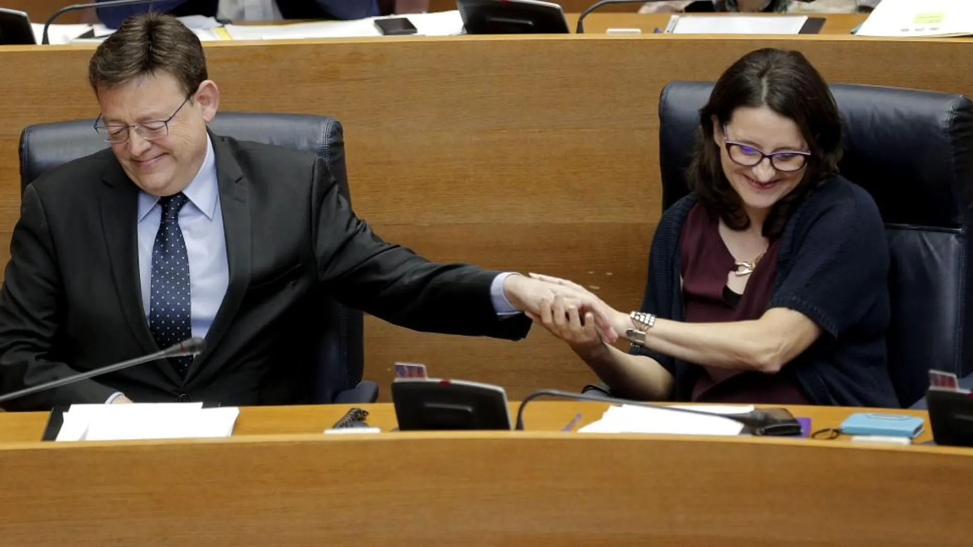 El president de la Generalitat, Ximo Puig, junto a la vicepresidenta, Monica Oltra.