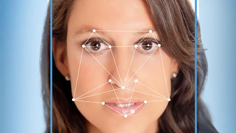 Un ejemplo de reconocimiento facial