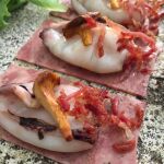 Calamares y setas con pan montañés