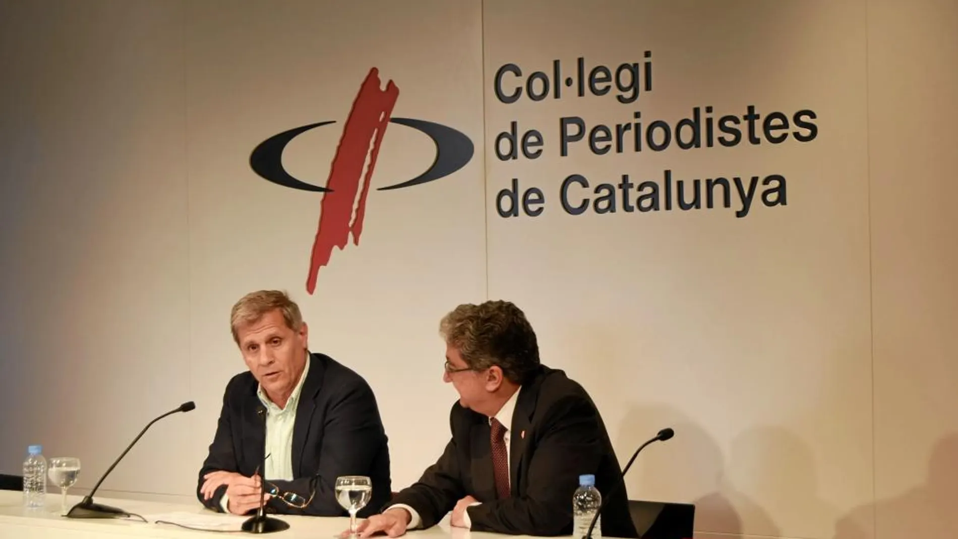 Alberto Fernández, ayer, junto al delegado del Gobierno Enric Millo