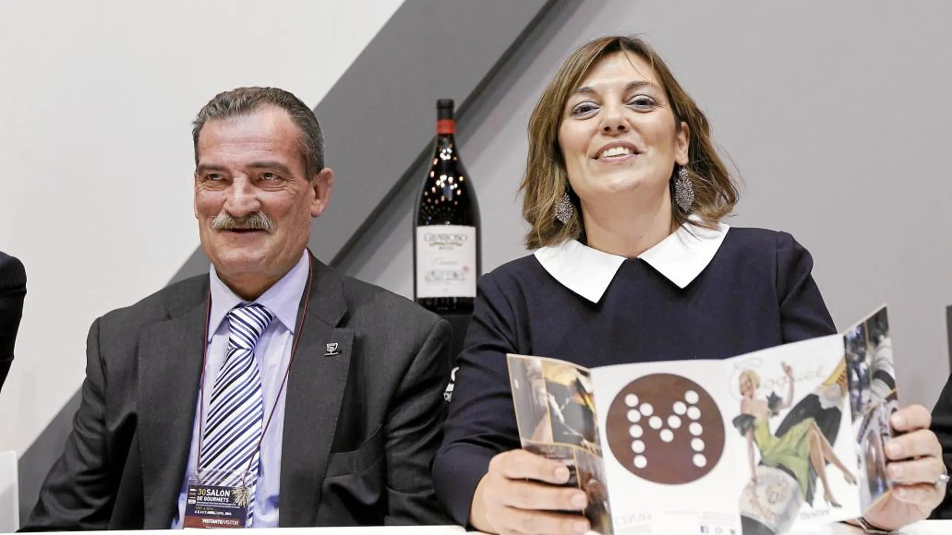 Milagros Marcos junto al presidente de los sumilleres, Felipe Martín