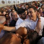 El candidato del PSOE a la Moncloa, Pedro Sánchez, ayer durante un mitin en Burjassot
