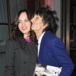 Ronnie Wood y su mujer Sally Humphries