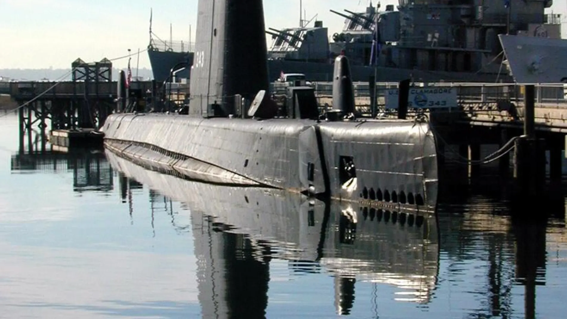 Fotografía de archivo del submarino USS Clagamore, que con 71 años de antigüedad formó parte de la flota de la Armada estadounidense desde 1945 hasta 1975, y ahora está más cerca de salvarse del desguace y de recibir una nueva misión que nada tiene de bélica