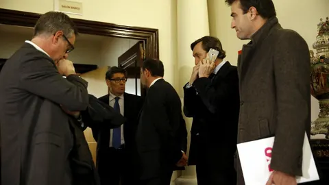 El representante de Ciudadanos, José Manuel Villega, UPyD, Gorka Maneiro y PP, Rafael Hernando (2d), en la reunión de la comisión del pacto antiyihadista esta tarde.