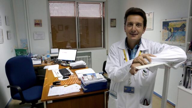 Daniel de Luis, jefe del Servicio de Endocrinología y Nutrición del Hospital Clínico Universitario de Valladolid, llama a las familias a implicarse más frente a este problema