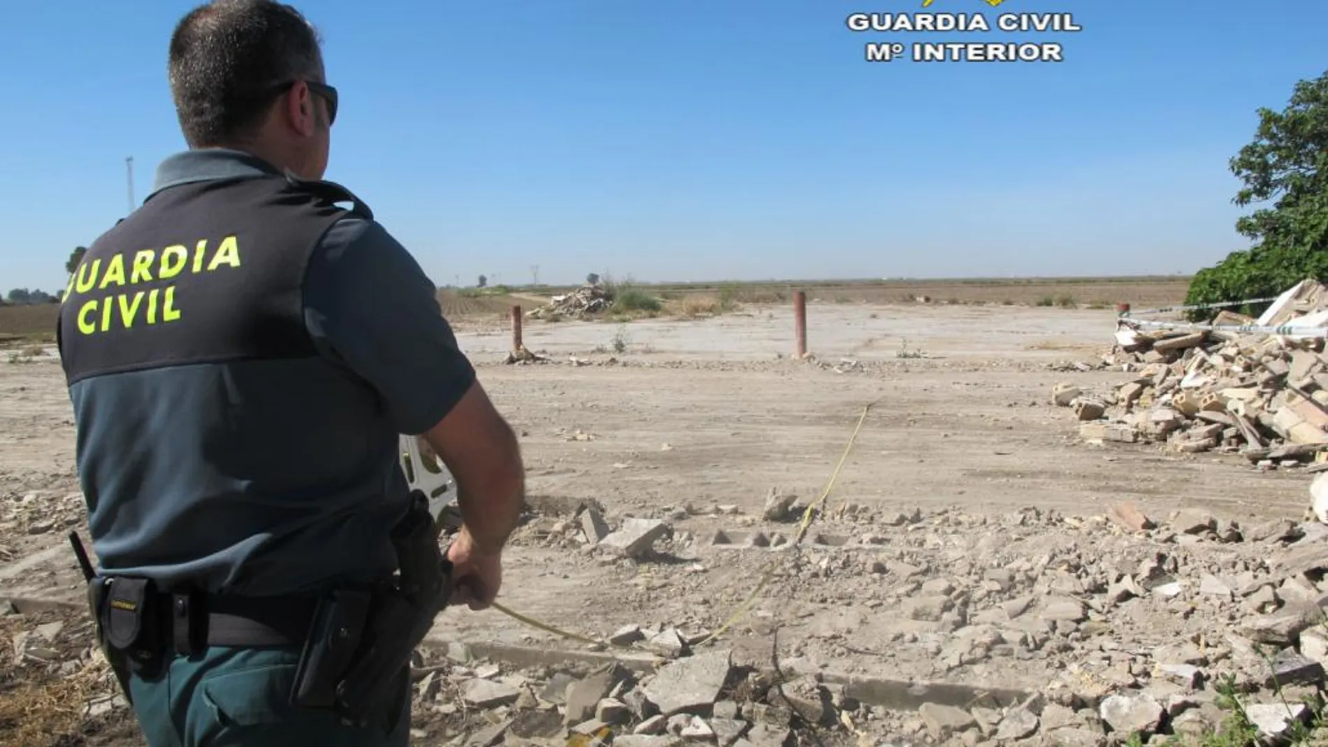 La Guardia Civil investiga a dos personas por verter amianto al río Guadalquivir en La Puebla del Río