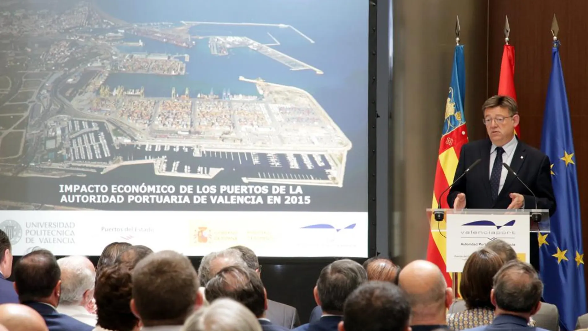 El presidente de la Generalitat, Ximo Puig, en el acto de ayer en el Puerto de Valencia