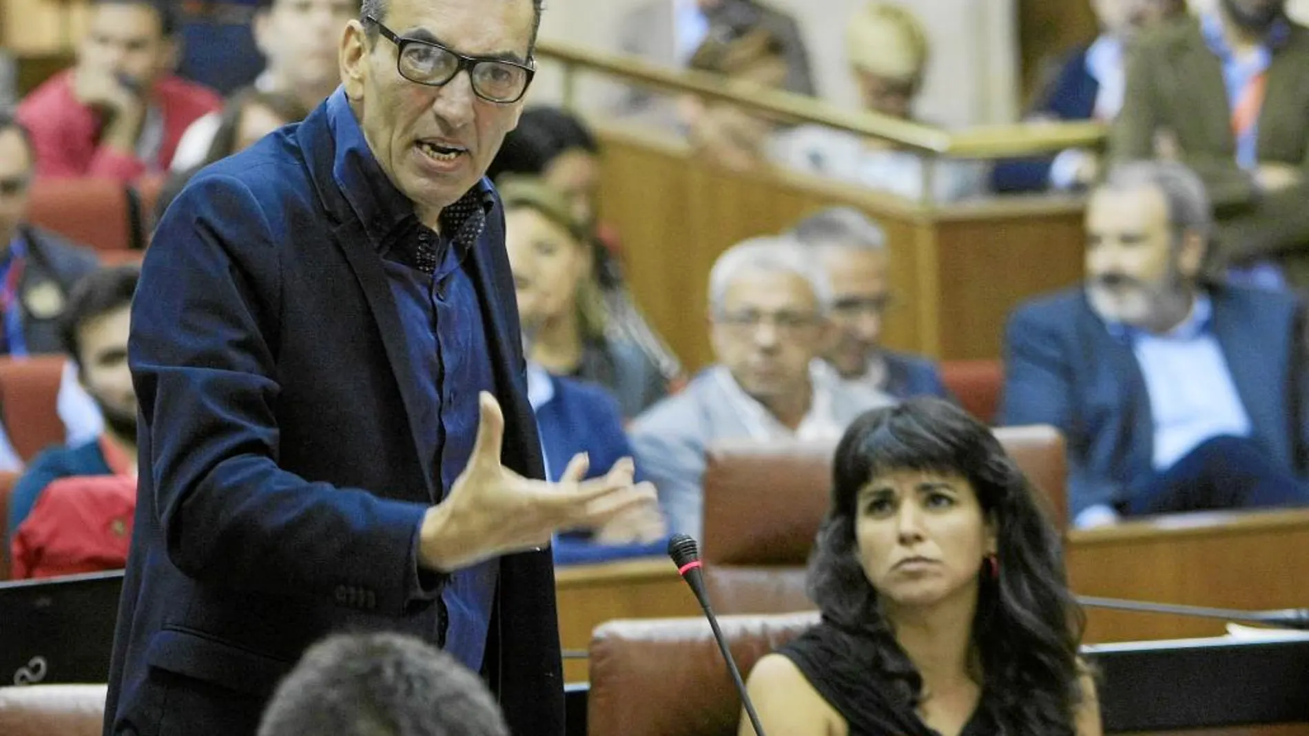 José Luis Serrano fue el encargado de formular las preguntas de Podemos