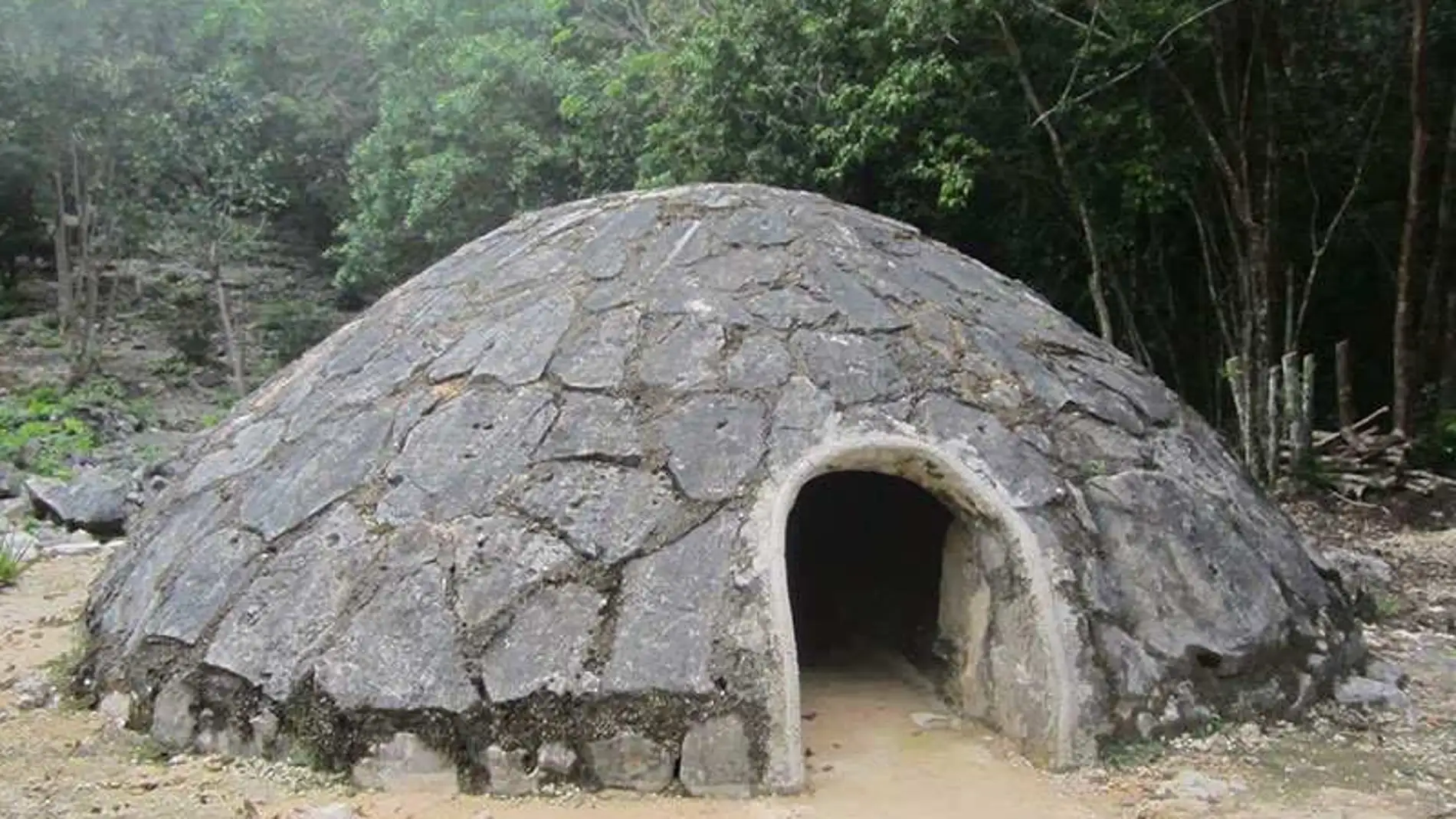 El iglú estaba hecho de cañas y barro
