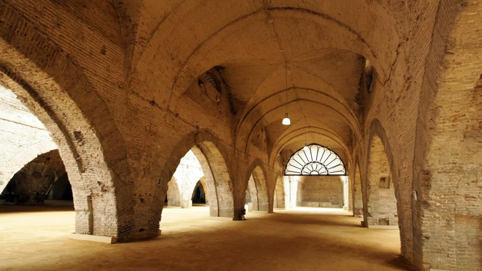 Las Reales Atarazanas fueron construidas en el siglo XIII