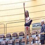 La activista de Femen que ha irrumpido en el Senado