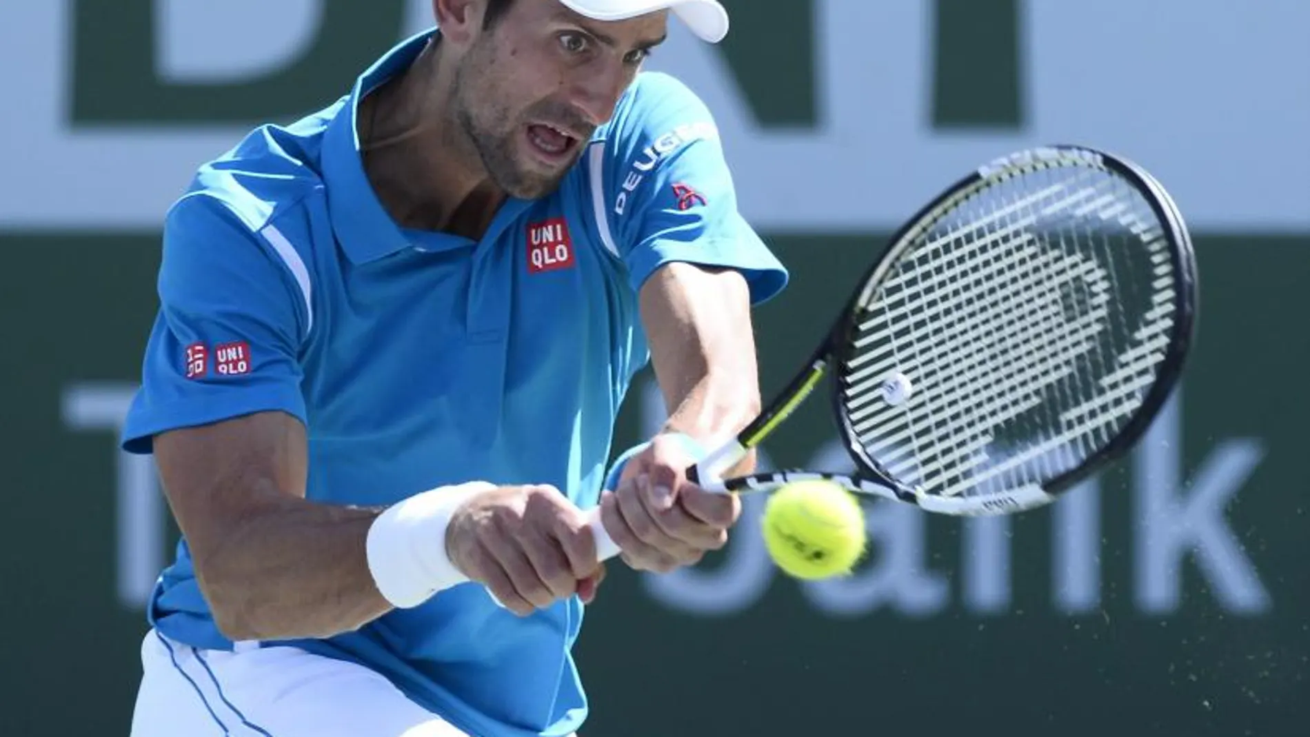 Djokovic tritura a Raonic y gana en Indian Wells