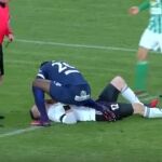 Un futbolista le salva la vida al portero rival