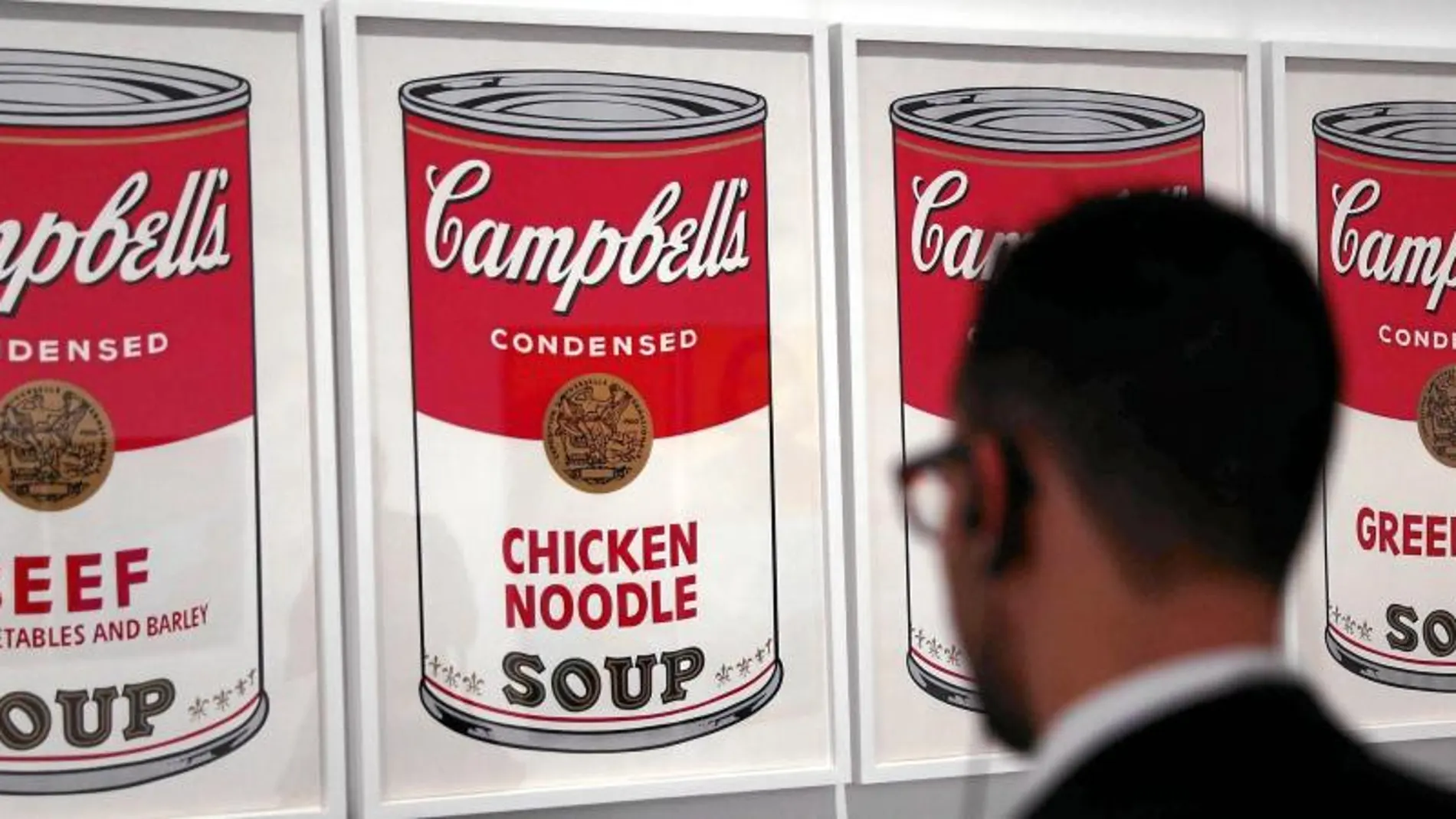 Las muchas variantes de la lata de sopa Campbell’s es una de las estrellas de la exposición que acaba de inaugurarse en Barcelona
