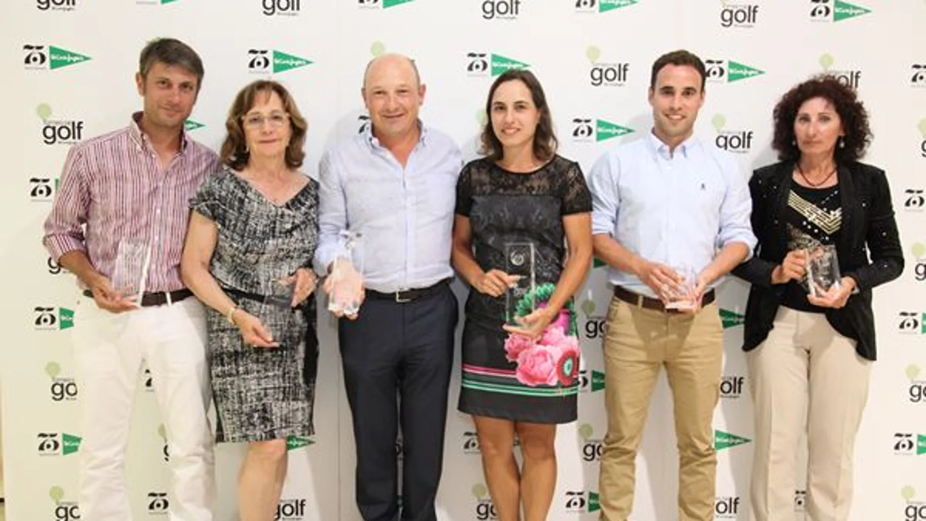 Grupo de ganadores en el circuito