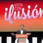 El candidato de Ciudadanos a la Moncloa, Albert Rivera, en el mitin de la plaza de Santa Ana, en Madrid