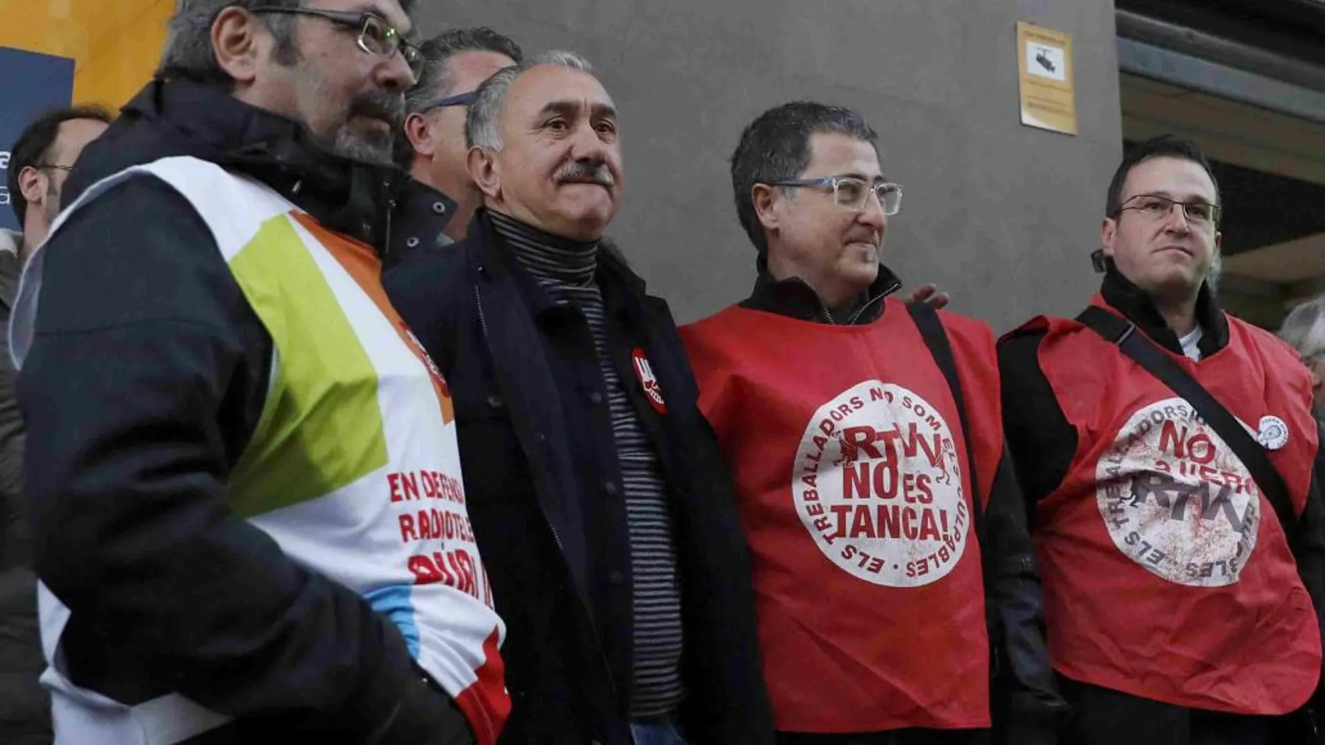 El secretario general de UGT, Pepe Alvarez, en un acto hoy en Madrid en la entrada de la Audiencia Nacional.