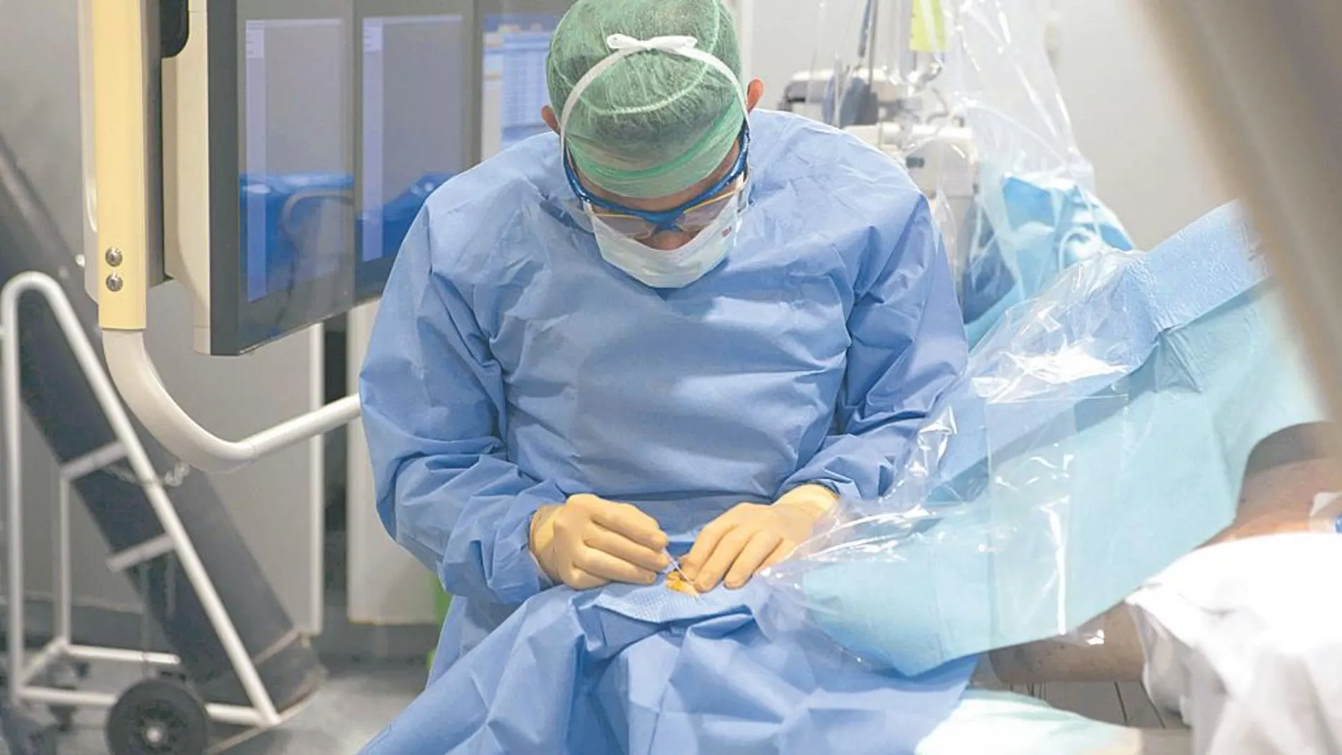 Una técnica poco invasiva soluciona la estenosis aórtica